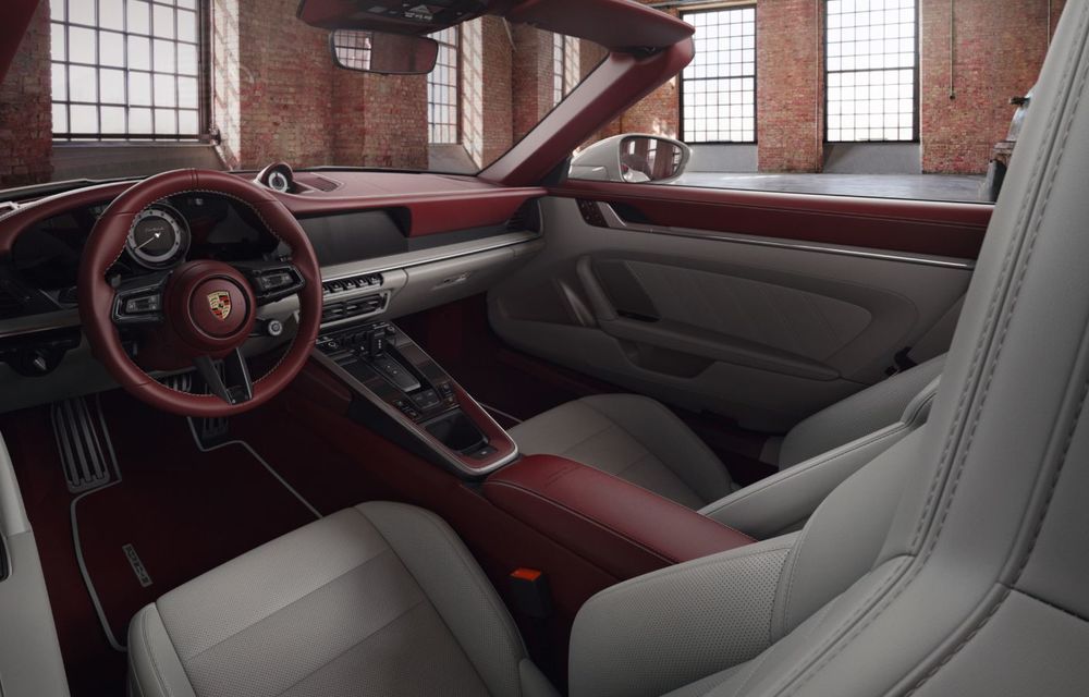 Tratament special pentru gama 911: divizia Porsche Exclusive Manufaktur lansează accesorii speciale pentru interior - Poza 3