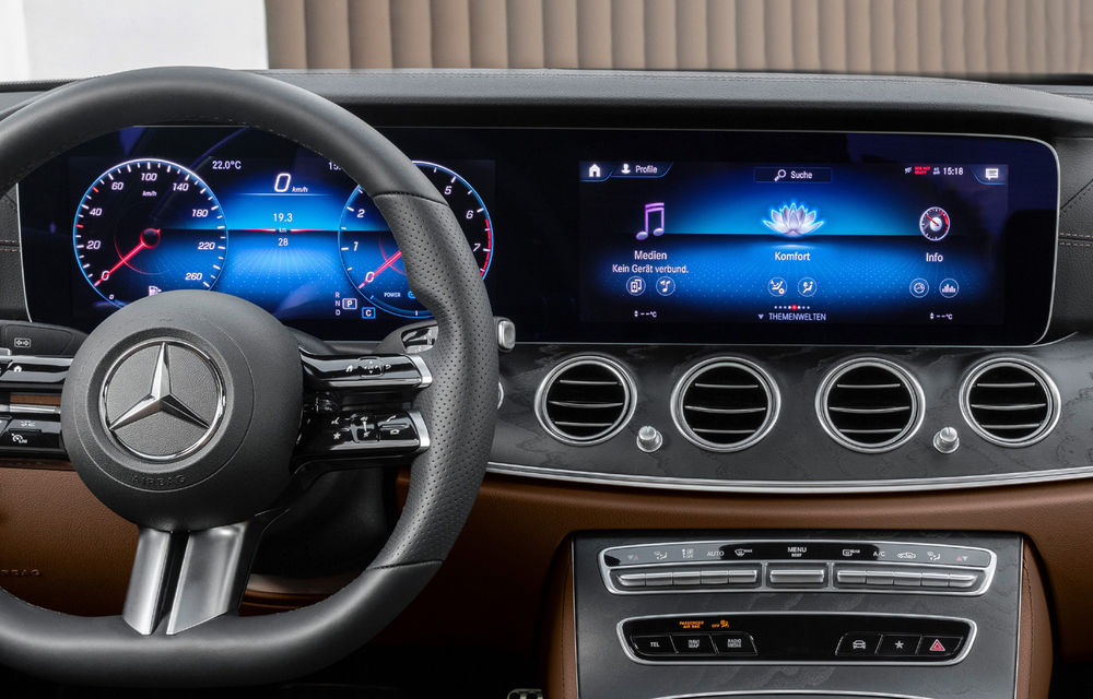 Prima imagine cu interiorul lui Mercedes-Benz Clasa E Coupe și Clasa E Cabrio facelift: ambele modele vor fi prezentate în 27 mai - Poza 1