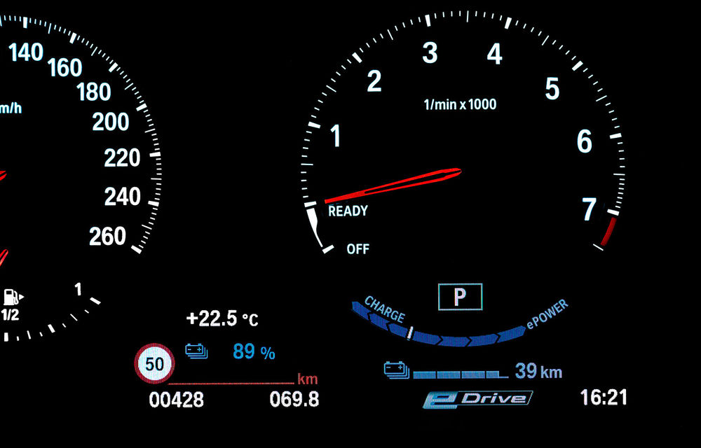 Imagini și detalii referitoare la versiunea plug-in hybrid a SUV-ului BMW X2: 220 CP și autonomie electrică de până la 53 de kilometri în regim WLTP - Poza 40