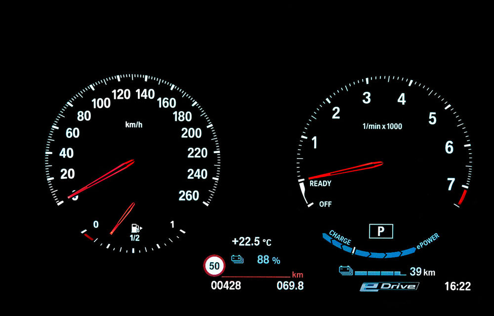 Imagini și detalii referitoare la versiunea plug-in hybrid a SUV-ului BMW X2: 220 CP și autonomie electrică de până la 53 de kilometri în regim WLTP - Poza 39