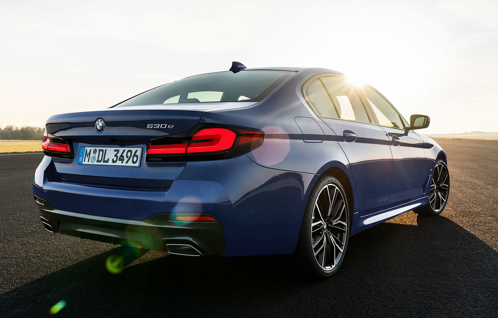 BMW Seria 5 facelift: modificări exterioare minore, îmbunătățiri pentru interior și două versiuni plug-in hybrid - Poza 12