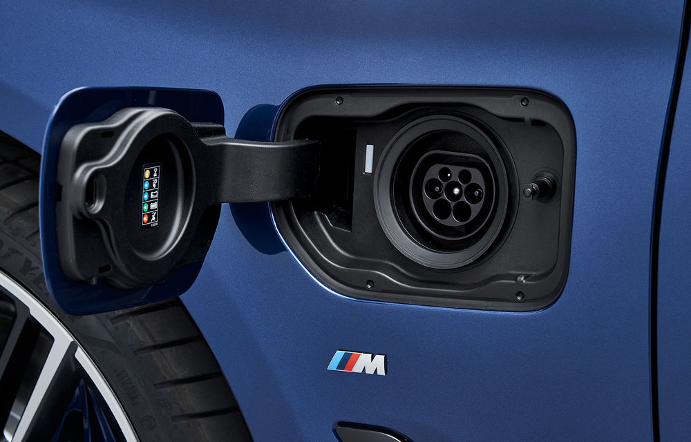 BMW Seria 5 facelift: modificări exterioare minore, îmbunătățiri pentru interior și două versiuni plug-in hybrid - Poza 37