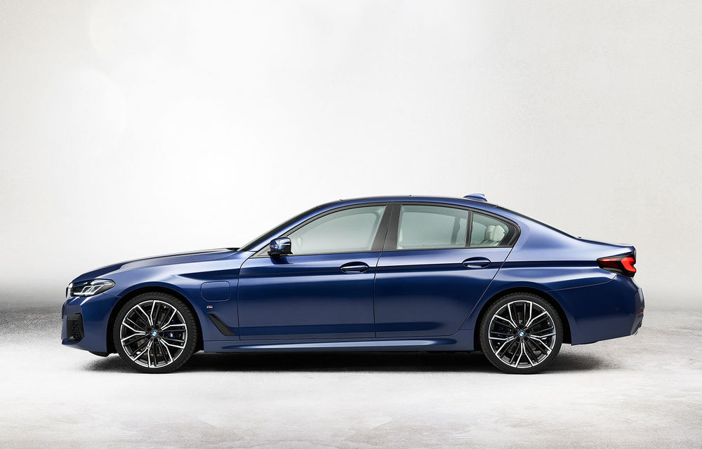 BMW Seria 5 facelift: modificări exterioare minore, îmbunătățiri pentru interior și două versiuni plug-in hybrid - Poza 23