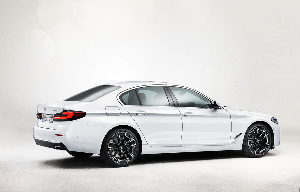 BMW Seria 5 facelift: modificări exterioare minore, îmbunătățiri pentru interior și două versiuni plug-in hybrid - Poza 55