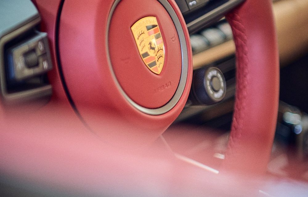 În numele istoriei: Porsche 911 Targa Heritage Design Edition se adresează colecționarilor și celor care apreciază tradiția mărcii germane - Poza 33