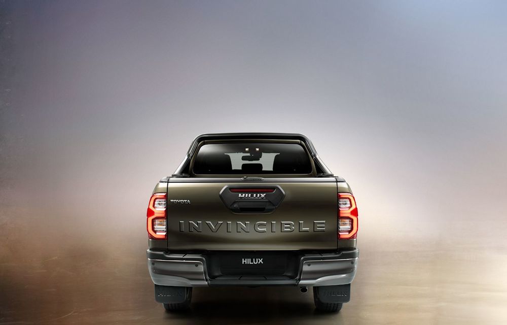 Toyota lansează Hilux facelift: modificări estetice, suspensii îmbunătățite și un nou motor diesel de 2.8 litri cu 204 CP - Poza 5