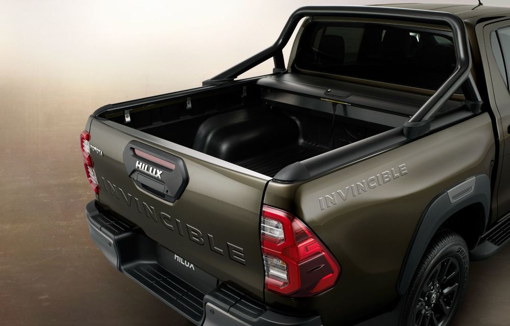 Toyota lansează Hilux facelift: modificări estetice, suspensii îmbunătățite și un nou motor diesel de 2.8 litri cu 204 CP - Poza 18