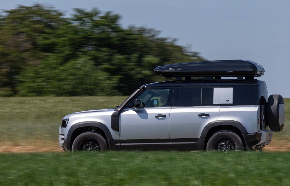 Pentru iubitorii de aventură: Land Rover Defender poate fi comandat și cu un cort de plafon - Poza 8