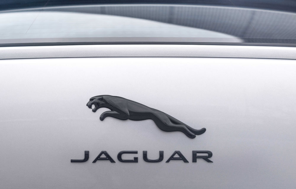 SUV-ul electric Jaguar I-Pace primește îmbunătățiri: sistem de infotainment de 12.3 inch și încărcare cu până la 11 kW la wall-box-uri casnice - Poza 25