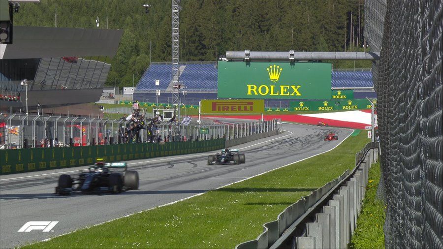 Bottas a câștigat cursa de Formula 1 din Austria! Leclerc si Norris, pe podium după un final cu peripeții și o penalizare pentru Hamilton - Poza 7