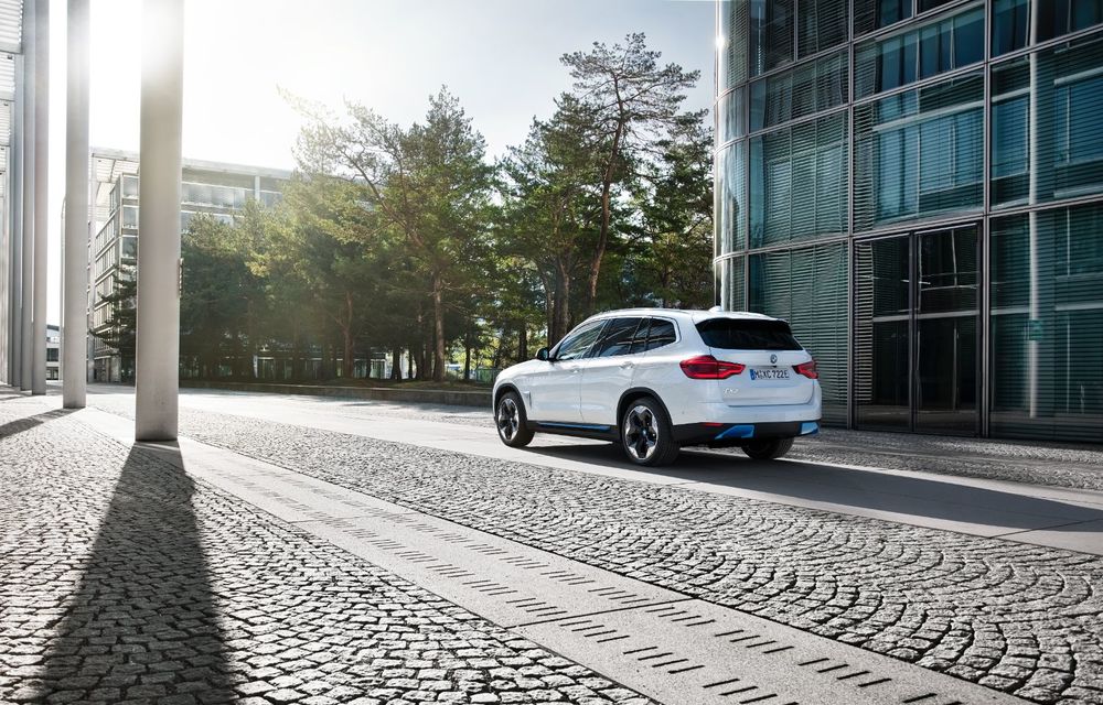 BMW a prezentat noul iX3: primul SUV electric al companiei are 286 CP și autonomie de până la 460 de kilometri - Poza 42