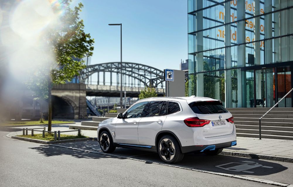 BMW a prezentat noul iX3: primul SUV electric al companiei are 286 CP și autonomie de până la 460 de kilometri - Poza 13