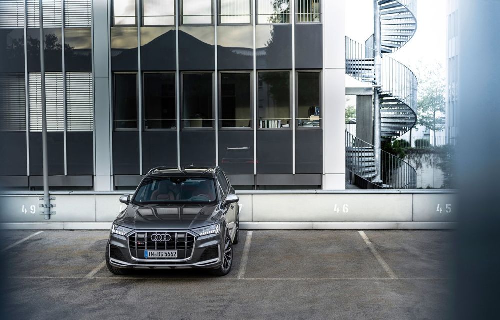 Audi introduce un motor V8 pe benzină pentru SUV-urile SQ7 și SQ8: 507 cai putere și 4.1 secunde pentru 0-100 km/h - Poza 20