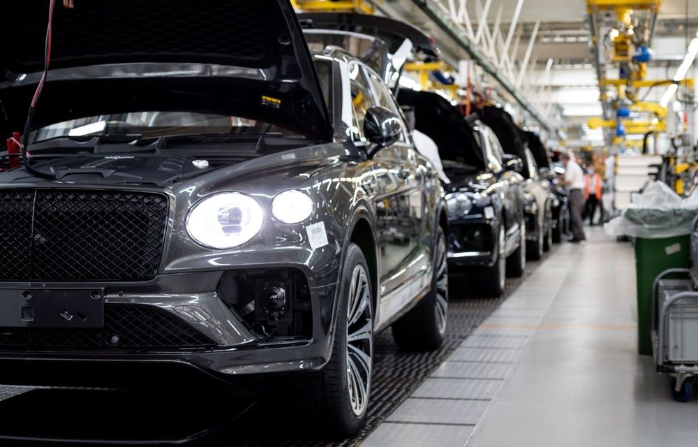 Bentley a început producția lui Bentayga facelift: uzina din Crewe lucrează la capacitate maximă - Poza 1