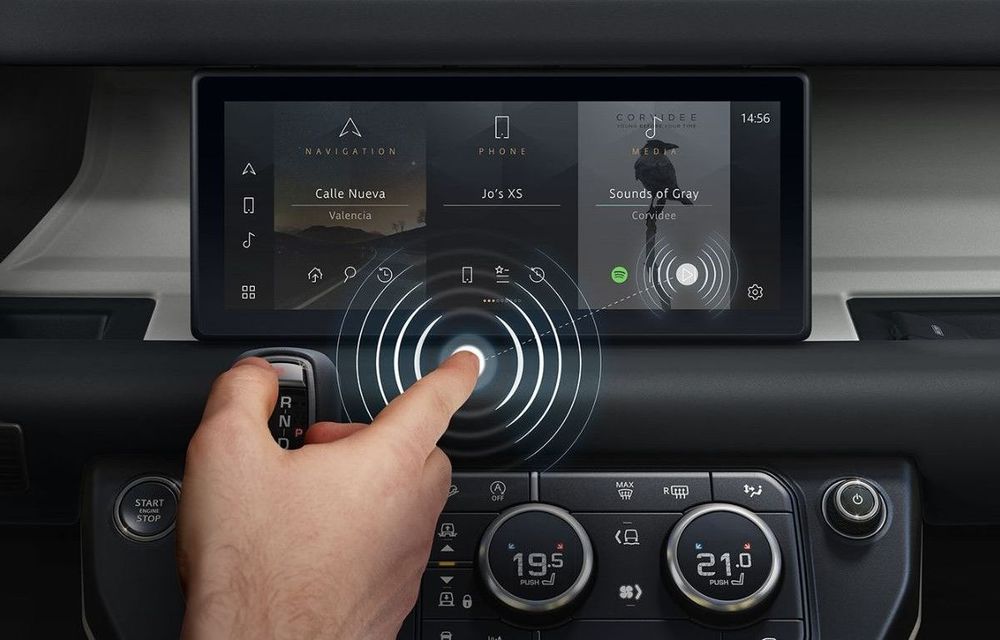 Jaguar Land Rover dezvoltă un touchscreen contactless: noua tehnologie de “atingere predictivă” vizează reducerea accidentelor din cauza neatenției la volan - Poza 1