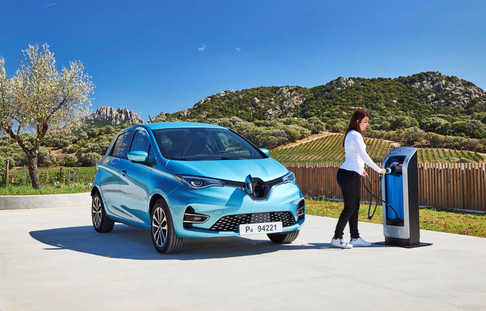Premieră pentru Renault în Franța: persoanele fizice au înmatriculat mai multe mașini electrice Zoe decât mașini diesel în primele șapte luni ale anului - Poza 1