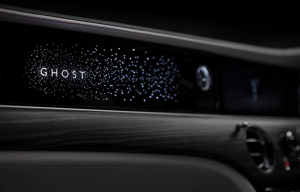 Prima imagine cu interiorul viitorului Rolls-Royce Ghost: modelul britanicilor va avea o planșă de bord înstelată - Poza 1