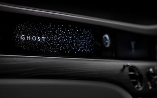 Prima imagine cu interiorul viitorului Rolls-Royce Ghost: modelul britanicilor va avea o planșă de bord înstelată
