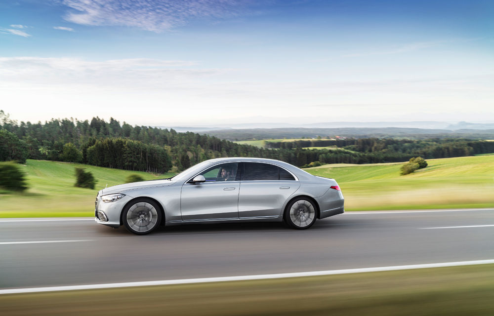 Noua generație Mercedes-Benz Clasa S: până la 5 ecrane în interior, versiune plug-in hybrid cu autonomie de 100 de kilometri și noi sisteme de siguranță - Poza 2