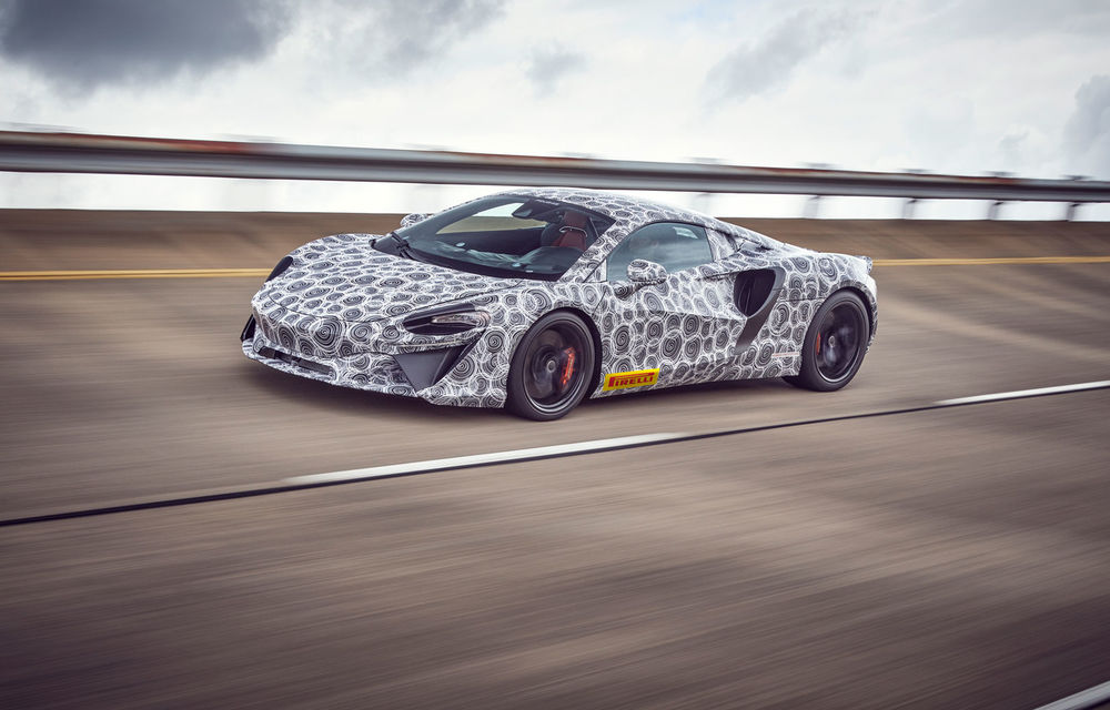 Primul McLaren hibrid va fi lansat în 2021: supercarul a intrat în faza finală de testare - Poza 1