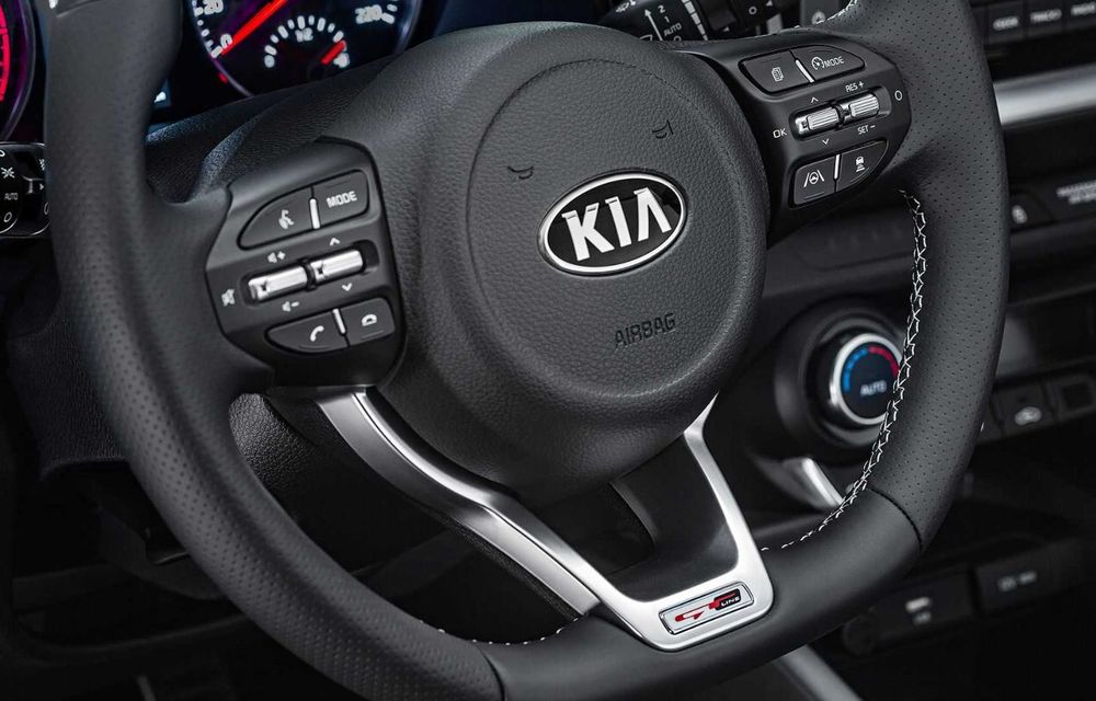 Kia introduce versiunea GT Line și pentru Stonic facelift: accesorii speciale de exterior și noutăți la interior - Poza 9