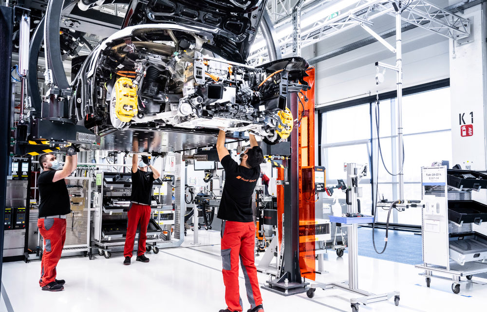 Audi publică teasere cu versiunea de serie a lui e-tron GT: sportiva electrică va avea autonomie de 400 de kilometri - Poza 96