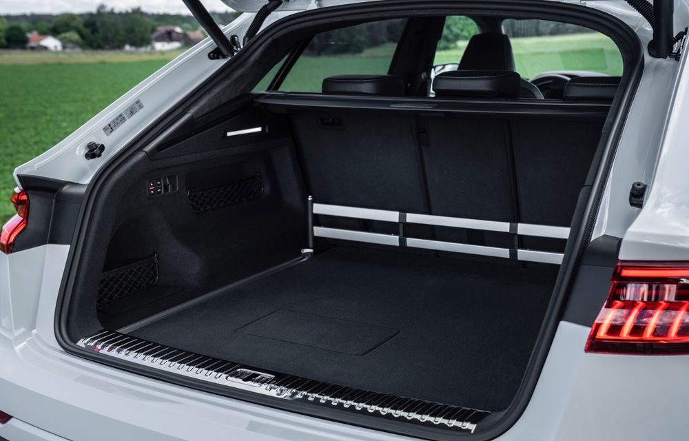 Audi Q8 primește versiuni plug-in hybrid: până la 462 de cai putere și autonomie electrică de 47 de kilometri - Poza 32
