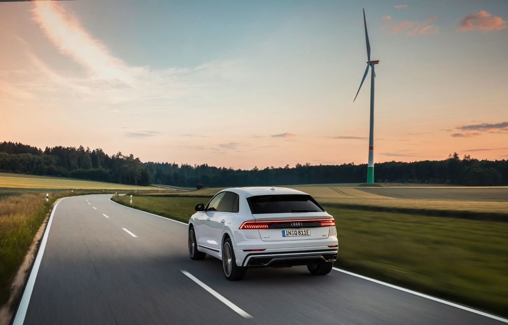 Audi Q8 primește versiuni plug-in hybrid: până la 462 de cai putere și autonomie electrică de 47 de kilometri - Poza 7
