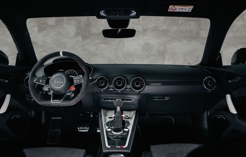 Audi lansează ediția aniversară TT RS 40 years of quattro: versiunea destinată exclusiv pieței din Germania va fi produsă în 40 de unități - Poza 10
