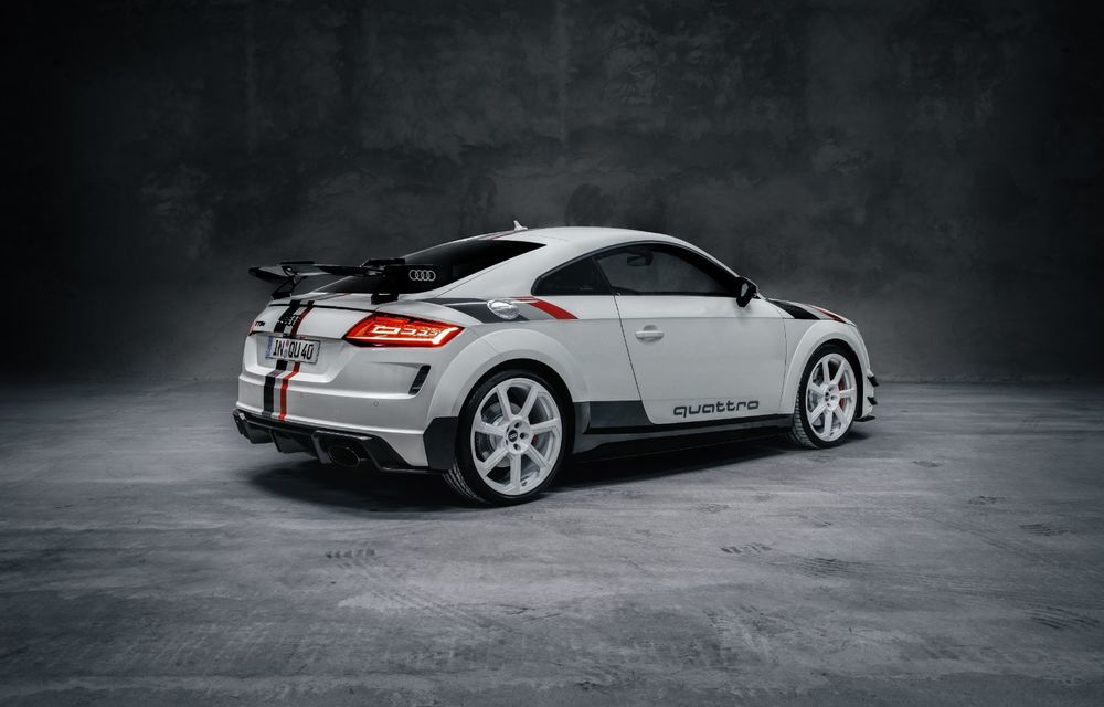 Audi lansează ediția aniversară TT RS 40 years of quattro: versiunea destinată exclusiv pieței din Germania va fi produsă în 40 de unități - Poza 2
