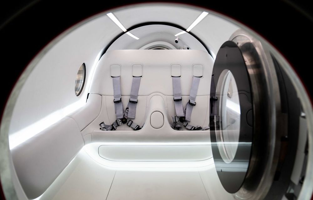Primul test cu pasageri umani pentru sistemul de transport Hyperloop: capsula a atins viteza de 160 km/h - Poza 3