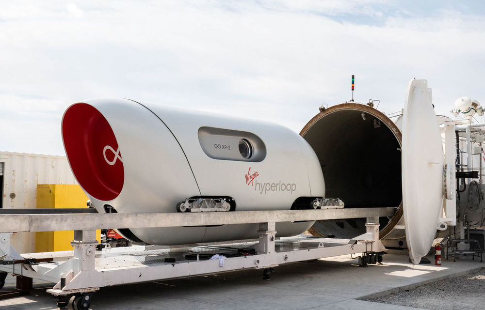Primul test cu pasageri umani pentru sistemul de transport Hyperloop: capsula a atins viteza de 160 km/h - Poza 1