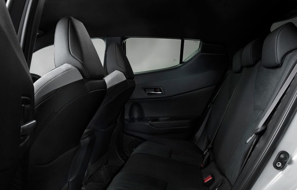 Versiunea Toyota C-HR GR Sport este disponibilă și în Europa: niponii condimentează SUV-ul cu accesorii sport - Poza 20