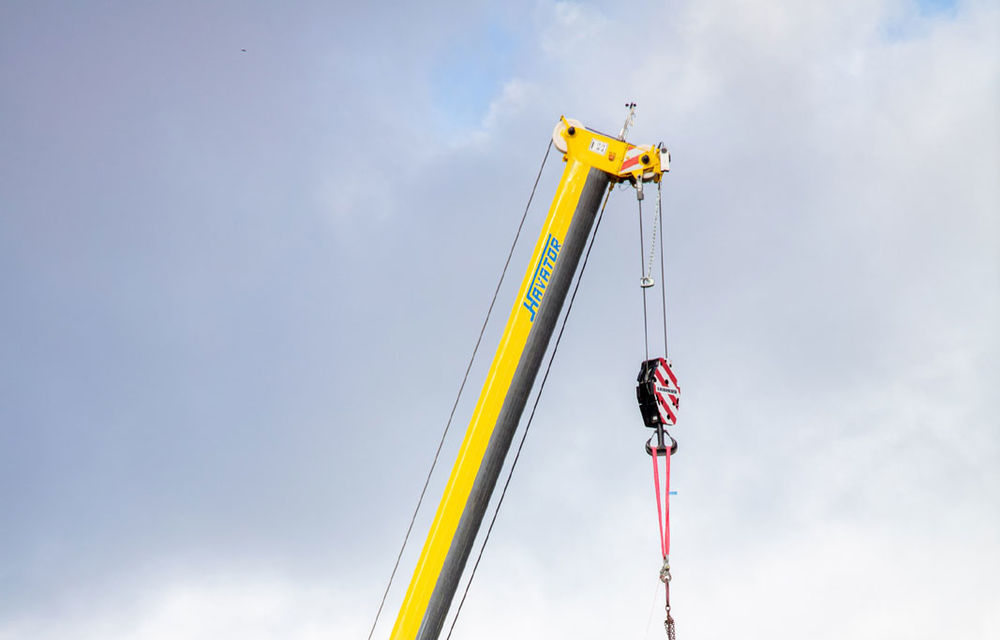 Cel mai dur test de siguranță: Volvo aruncă mașini de la 30 de metri înălțime pentru a ajuta serviciile de urgență să îmbunătățească metodele de extracție - Poza 4