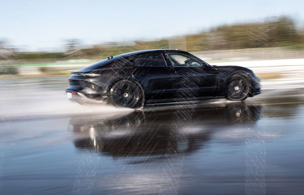 Porsche Taycan stabilește un record Guinness: cel mai lung derapaj controlat realizat de un model electric - Poza 13