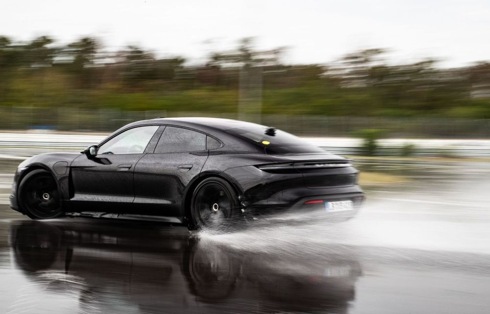 Porsche Taycan stabilește un record Guinness: cel mai lung derapaj controlat realizat de un model electric - Poza 27