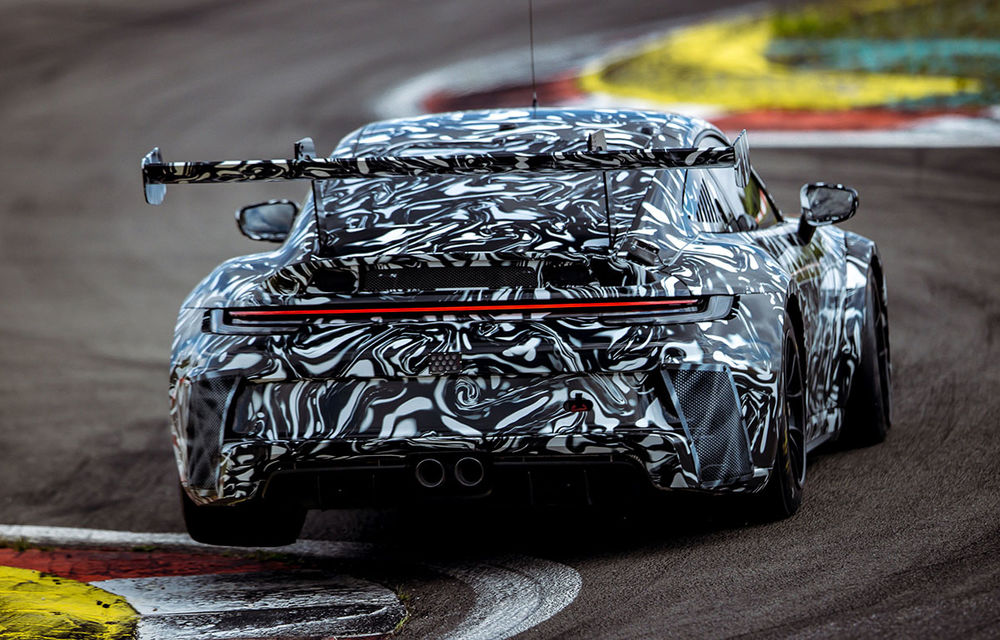 Primele imagini cu prototipul viitorului Porsche 911 GT3 Cup: modelul va fi disponibil în sezonul 2021 - Poza 3