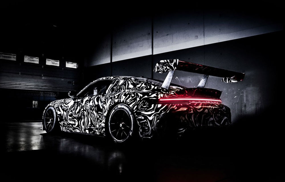 Primele imagini cu prototipul viitorului Porsche 911 GT3 Cup: modelul va fi disponibil în sezonul 2021 - Poza 4
