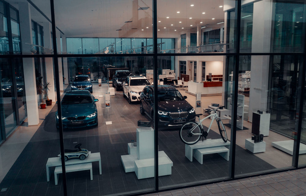 Auto Cobălcescu inaugurează un nou showroom BMW în Pitești: șapte modele ale mărcii germane vor fi expuse în noul spațiu - Poza 1