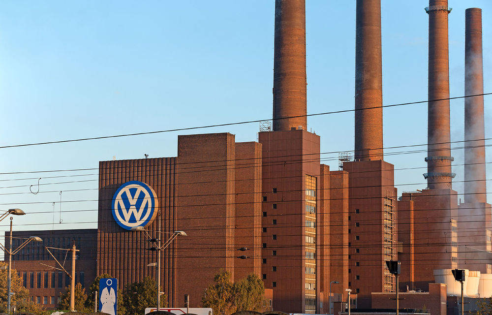 Grupul Volkswagen reduce producția din cauza lipsei de semiconductori: &quot;Industria auto și-a revenit mai repede decât anticipau furnizorii&quot; - Poza 1