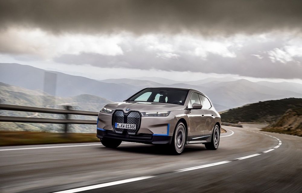 Șeful BMW anunță creșterea producției de vehicule electrificate: “Una din cinci mașini vândute în 2023 va fi electrică sau hibridă” - Poza 1