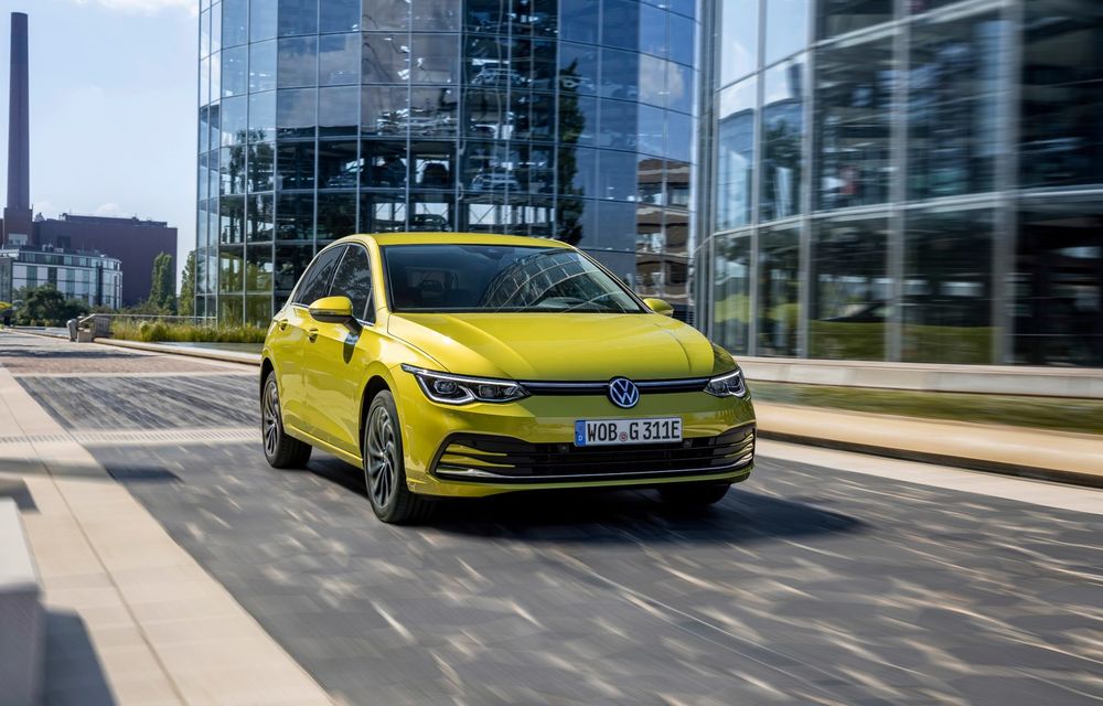 Volkswagen Golf a fost de neînvins și în 2020: cea mai vândută mașină din Europa și din Germania - Poza 1
