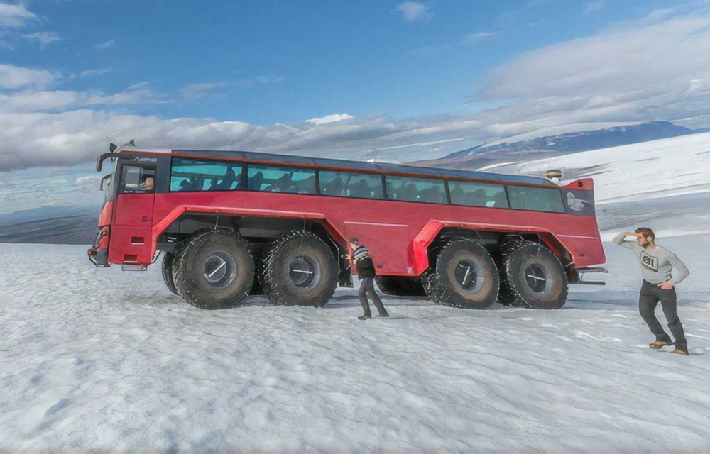 Fă cunoștință cu Sleipnir, ghidul calotelor glaciare! Autobuzul are 8 roți și 850 de cai putere - Poza 4