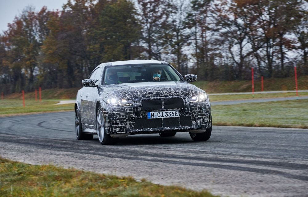 BMW prezintă imagini noi cu prototipul i4: modelul electric va fi lansat în acest an - Poza 9