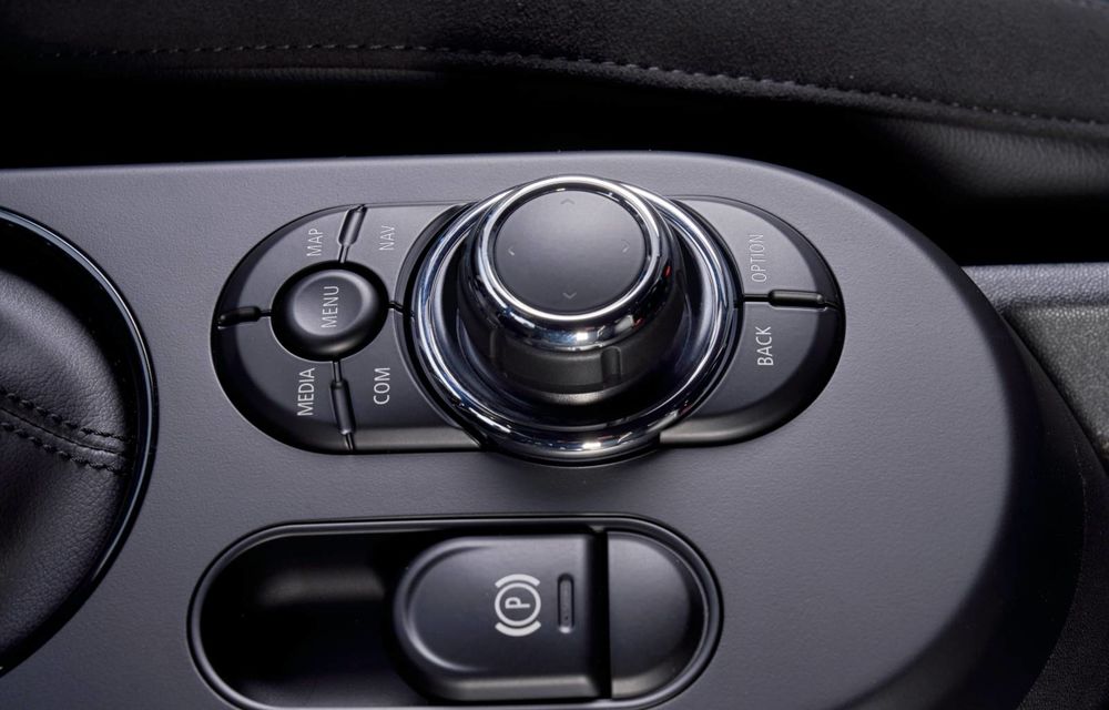 Acesta este noul Mini facelift: design nou, volan încălzit și frână de parcare electronică - Poza 69