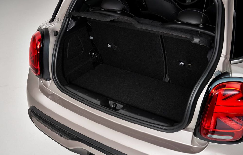 Acesta este noul Mini facelift: design nou, volan încălzit și frână de parcare electronică - Poza 41