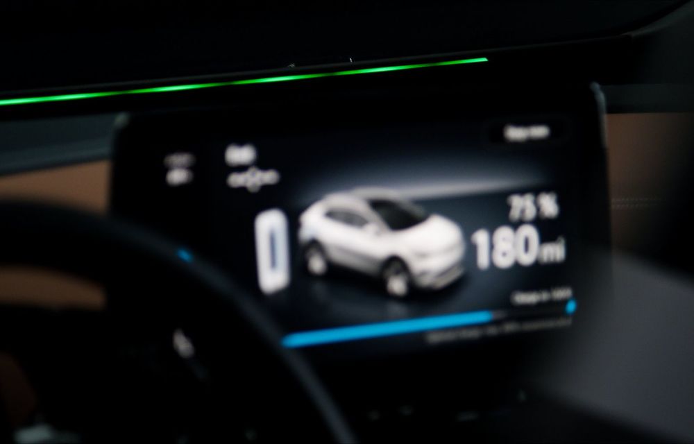 Noul Volkswagen ID.4 interacționează cu pasagerii prin intermediul unei benzi LED - Poza 5