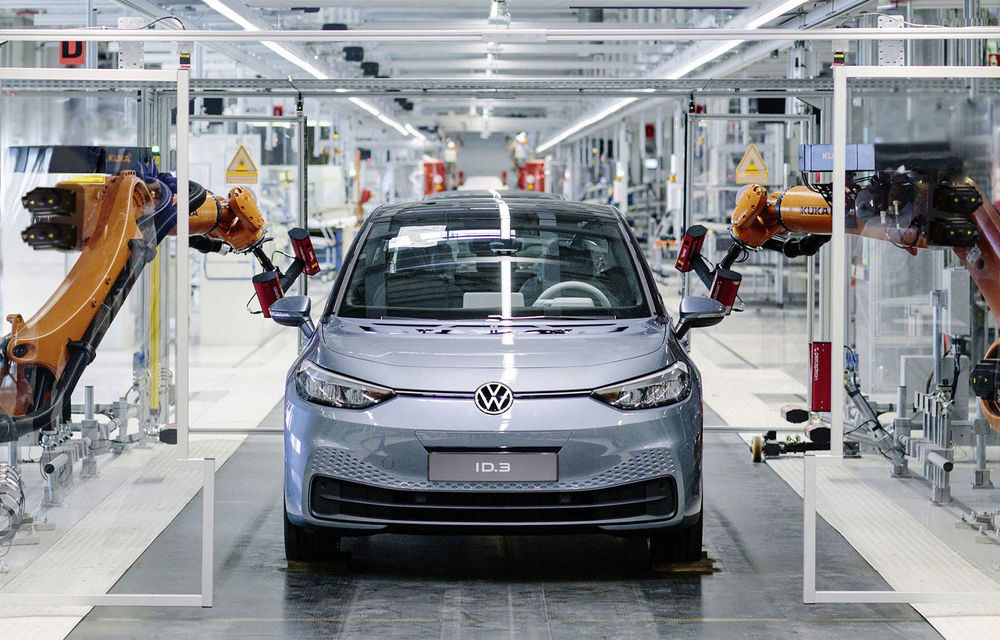 Volkswagen colaborează cu Microsoft: vrea să dezvolte o platformă dedicată mașinilor autonome - Poza 1