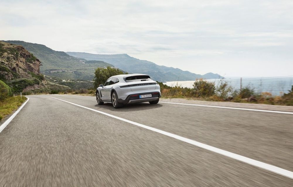 Acesta este noul Porsche Taycan Cross Turismo: mod de rulare Gravel, special pentru off-road - Poza 26