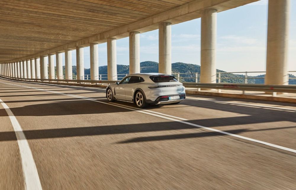 Acesta este noul Porsche Taycan Cross Turismo: mod de rulare Gravel, special pentru off-road - Poza 28